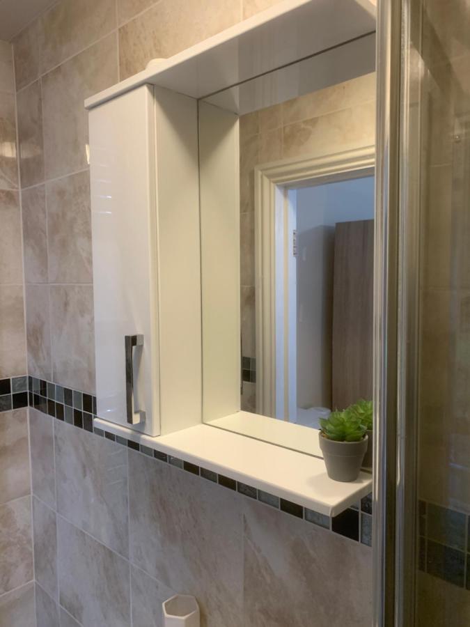 Cosy Room With Private Entrance & Ensuite Reading Dış mekan fotoğraf